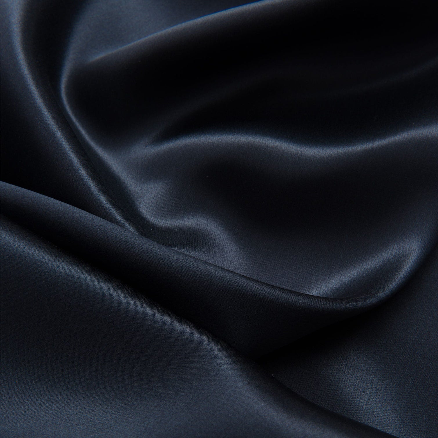 Black mulberry silk fabric 6A grade, 22 momme. Scooms