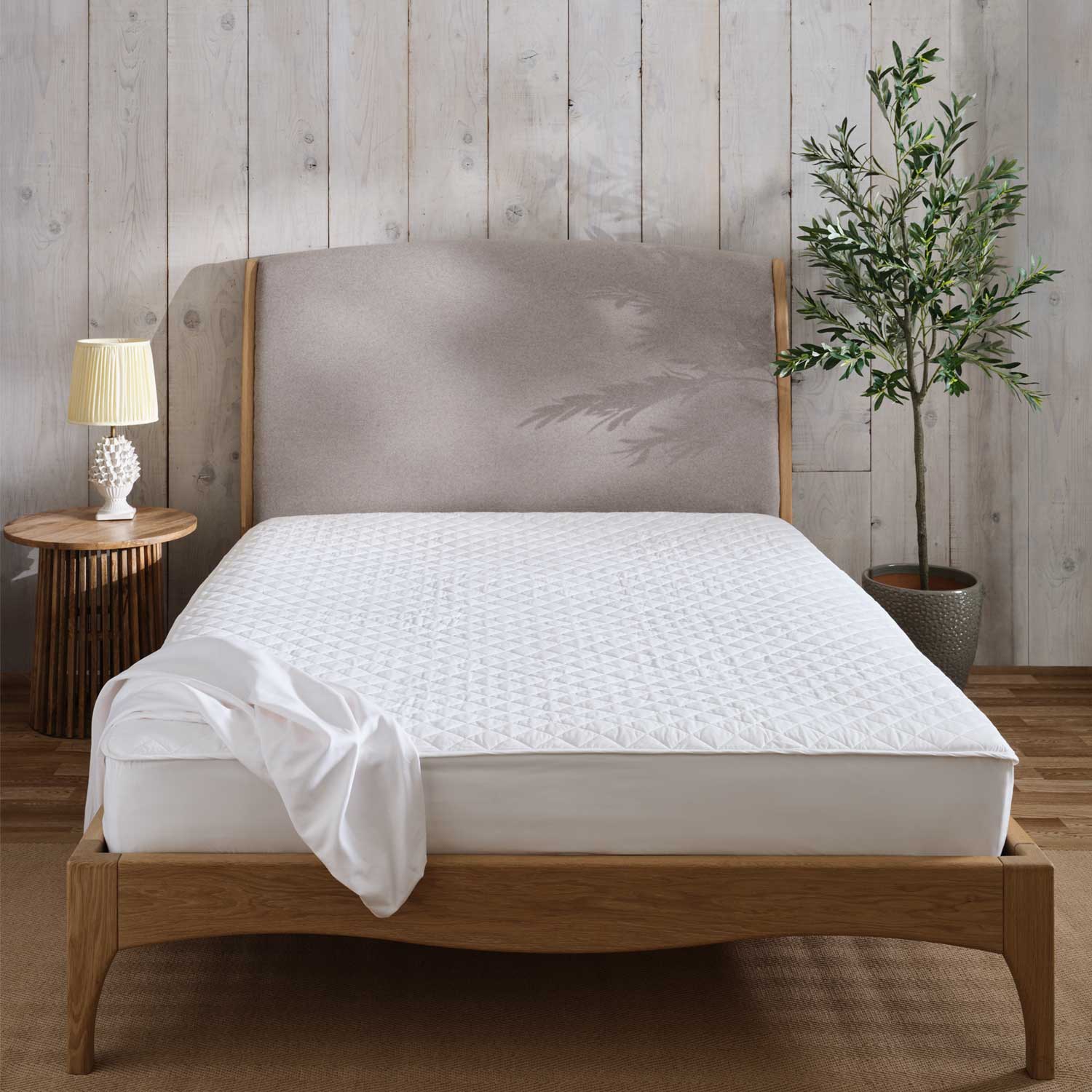 files/cotton-mattress-protector-scooms-product-square-front.jpg