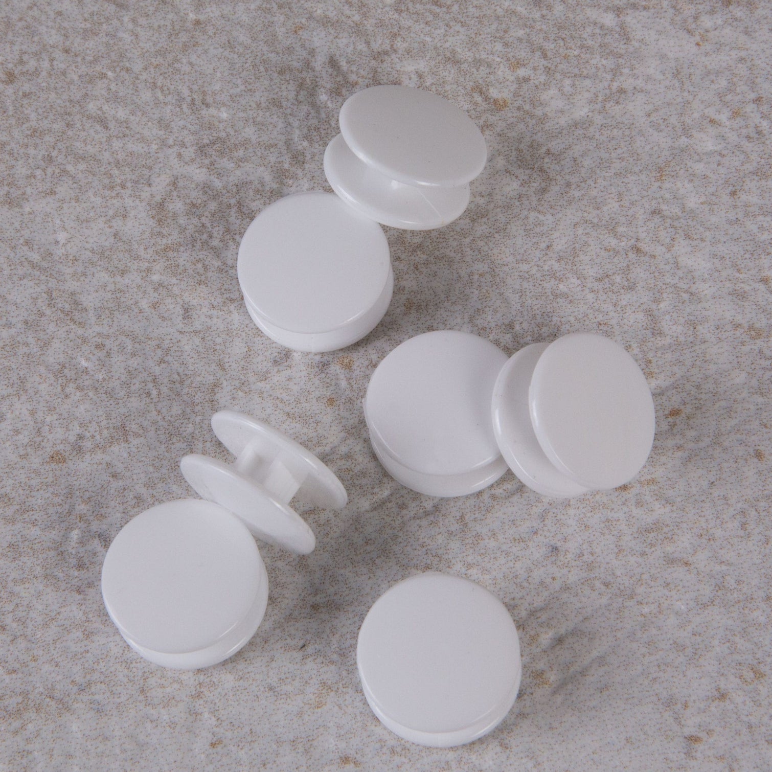 White duvet fasteners