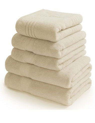 Bundle of Egyptian cotton towels in natural | Scooms
