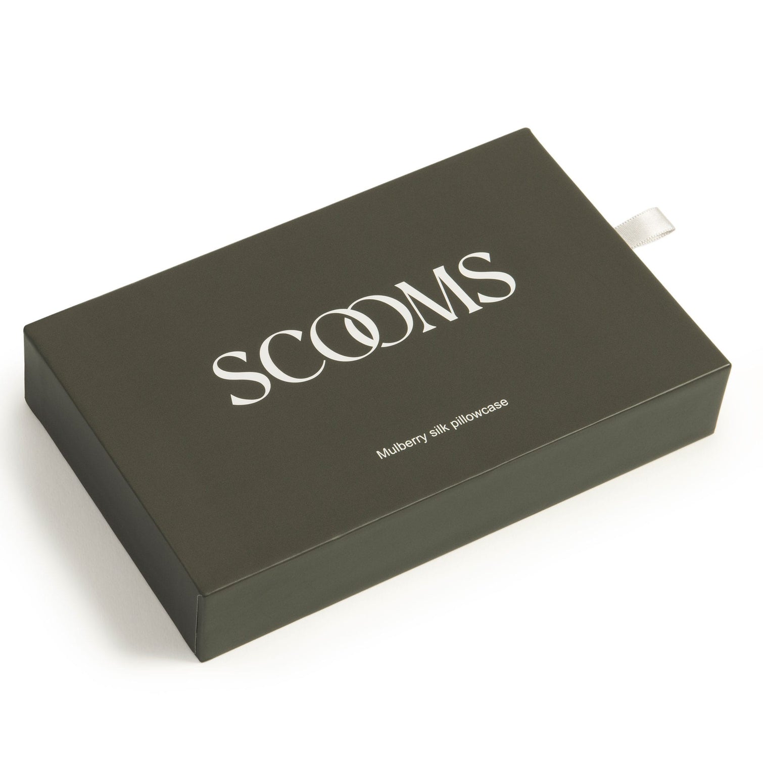 Silk pillowcase box with 'SCOOMS' branding on a white background