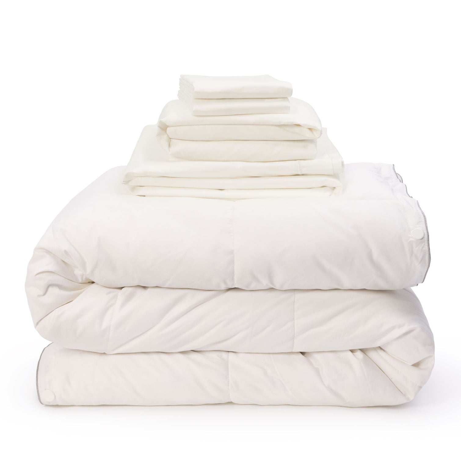 White Egyptian cotton bedding bundle consisting of an all seasons 13.5 tog (4.5 tog + 9 tog) down duvet, Egyptian cotton duvet cover, fitted sheet and pillowcases. Scooms
