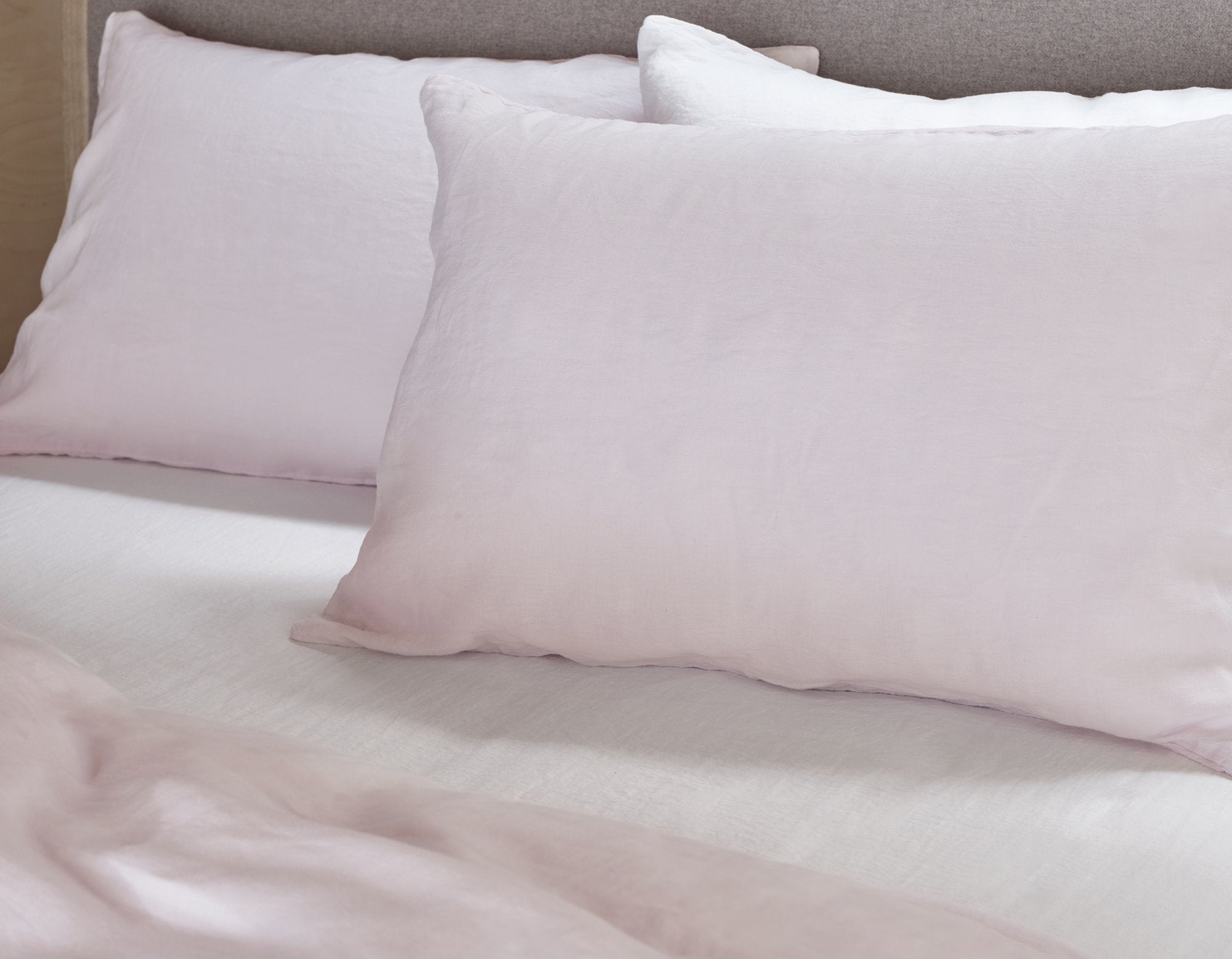 Linen Duvet Cover Close Up in Soft Pink | scooms